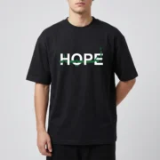 تیشرت مشکی پنبه ای با طرح کلمه سفید HOPE و کالیگرافی سبز امید