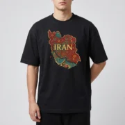 تیشرت مشکی پنبه ای با طرح نقشه ایران و نقش فرش سنتی ایرانی و نوشته طلایی IRAN